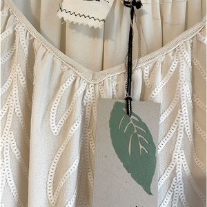 Nurture cream top, size XL, NWT